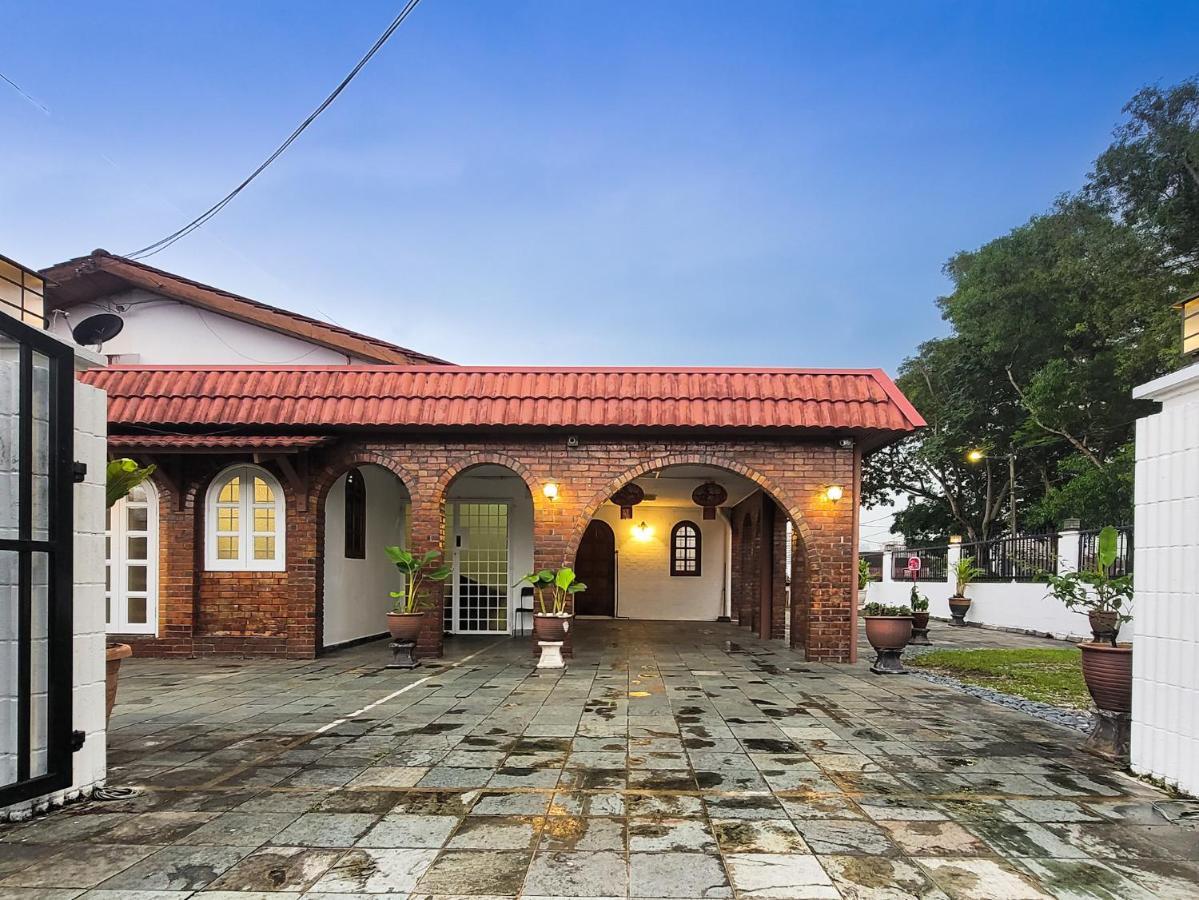 Oug8 Garden Bbq Karaoke Rumah percutian